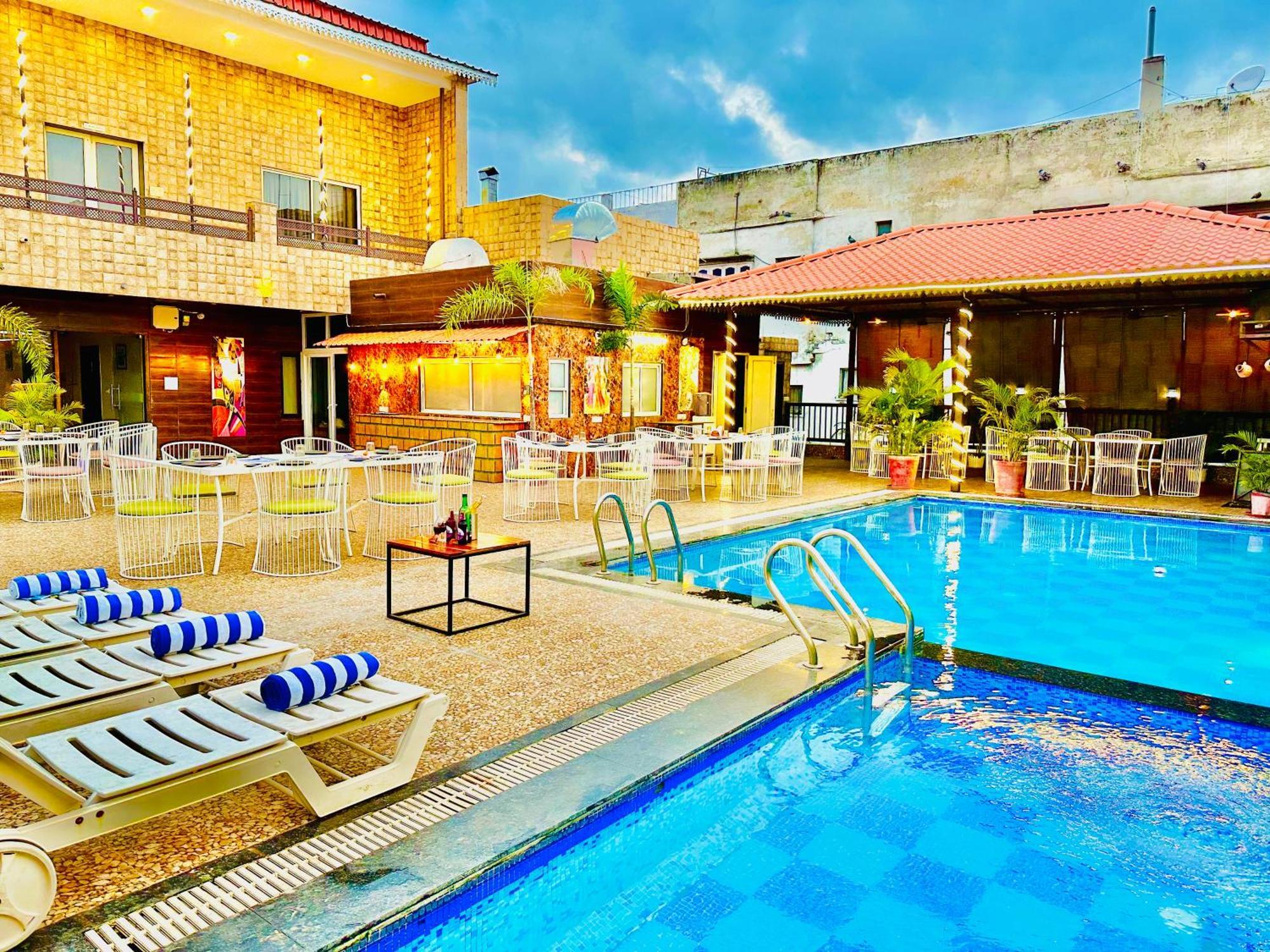 Hotel Grand Bhagwat, Udaipur Exterior foto