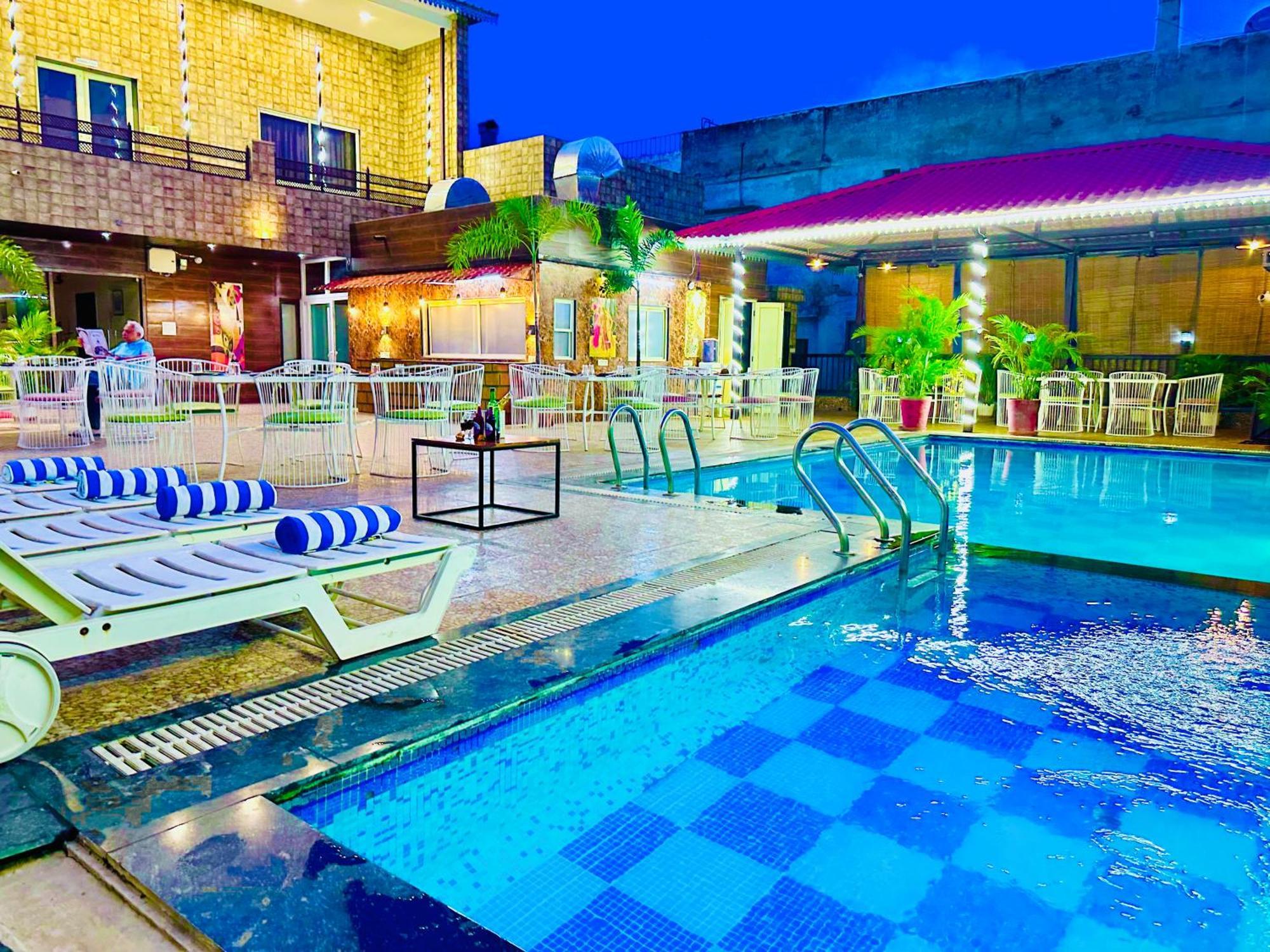 Hotel Grand Bhagwat, Udaipur Exterior foto